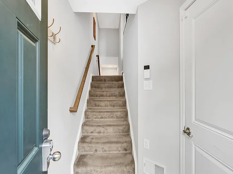 1503 Pointe View Dr — Photo 4