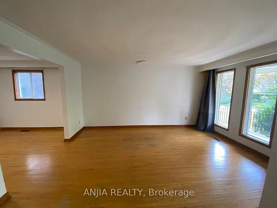 31 Donalda Cres