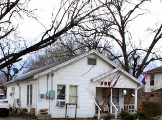 908 Kaufman St, Waxahachie, TX 75165