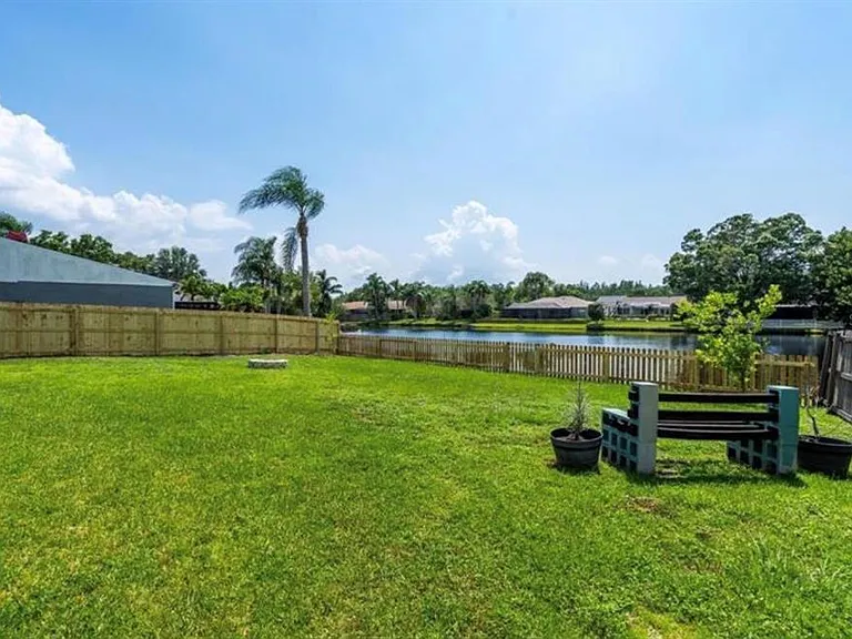 16208 Pebblebrook Dr — Photo 21