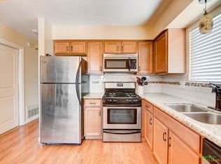 1011 Bartlett Dr, Vista, CA 92084