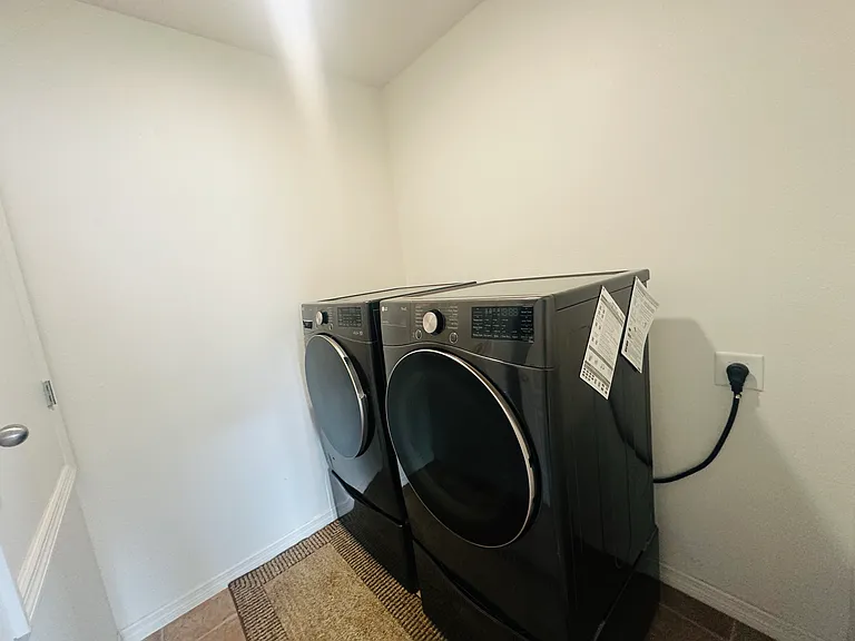 2146 Forest Lake Ave — Photo 15