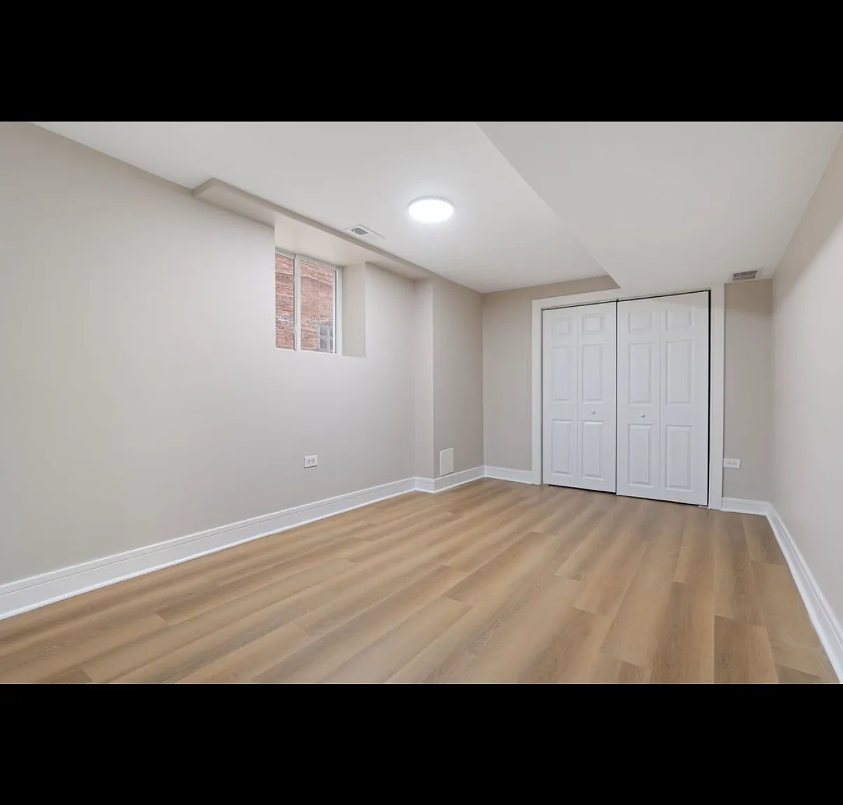 3 bed, 2000 sqft, $1,900 — Photo 3