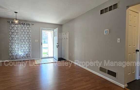4th image of 5634 Grace Ave