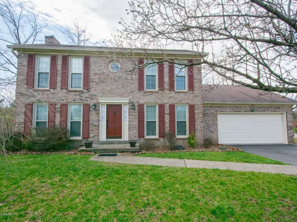 10702 Bowmore Ct, Douglass Hills, KY 40243