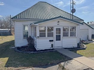 505 SW 1st St, Loogootee, IN 47553