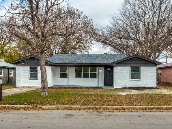 529 Parkside Dr, White Settlement, TX 76108