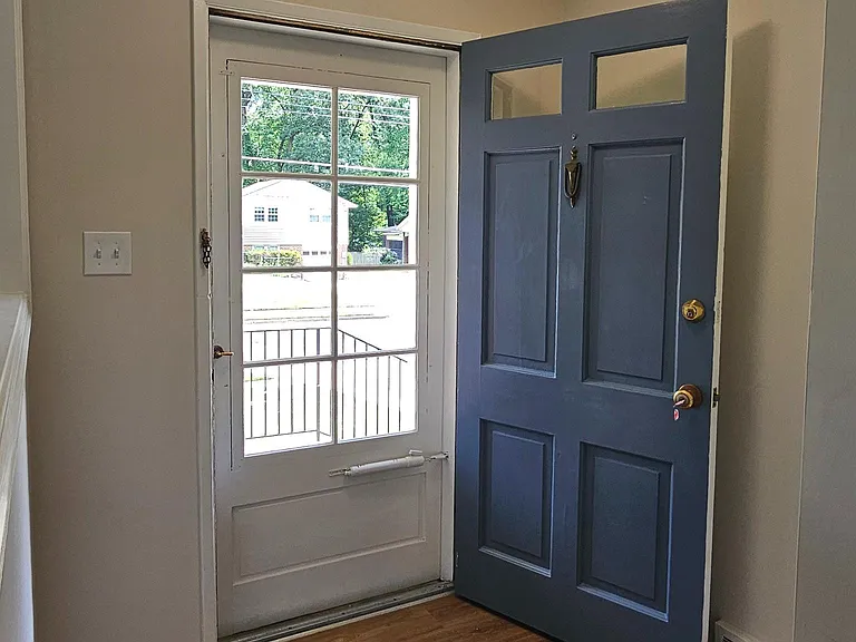 7606 Gresham St — Photo 2