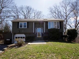 22 Deborah Cir, Seekonk, MA 02771