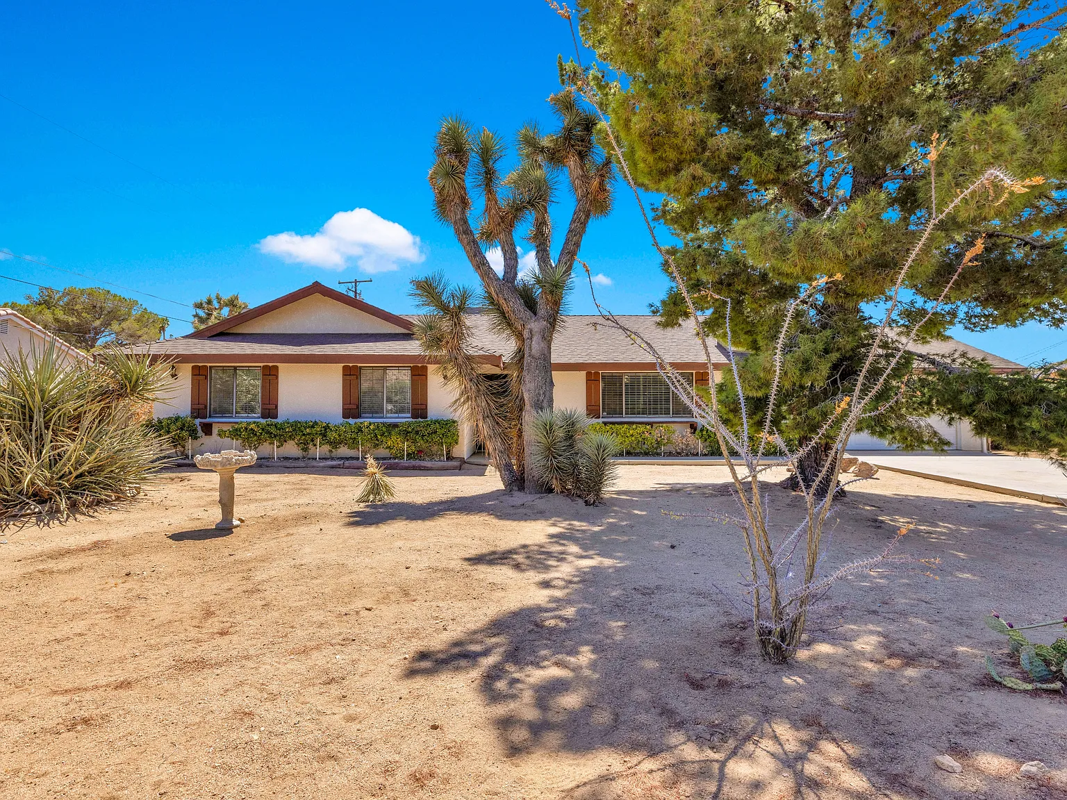 57815 Desert Gold Drive - 1 — Photo 1