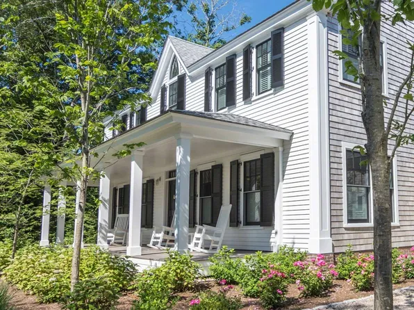 96 S Summer St, Edgartown, MA 02539
