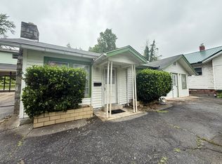 321 W Allen St, Hendersonville, NC 28739