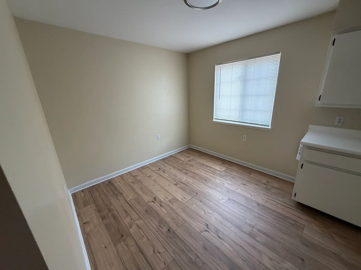 2 bed, 800 sqft, $1,700 — Photo 4