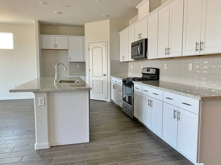 2070 Wildflower Dr — Photo 10