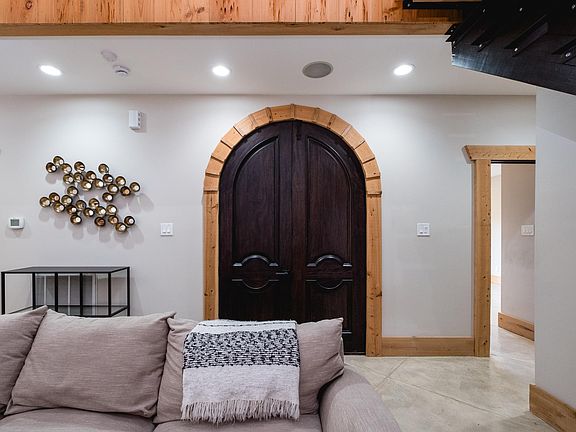 4th image of 15 Chenay Dr
