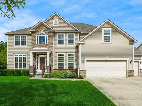 5560 Blue Star Dr, Grove City, OH 43123