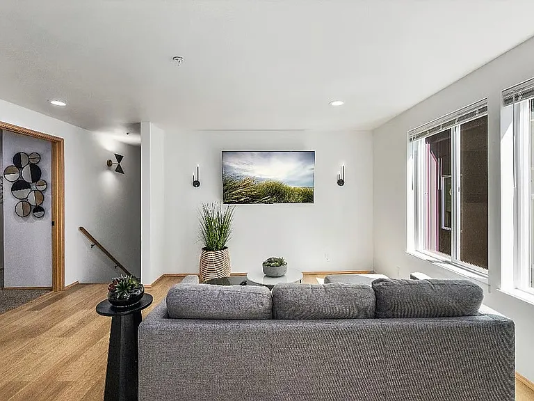 9301 Linden Ave N #C — Photo 8