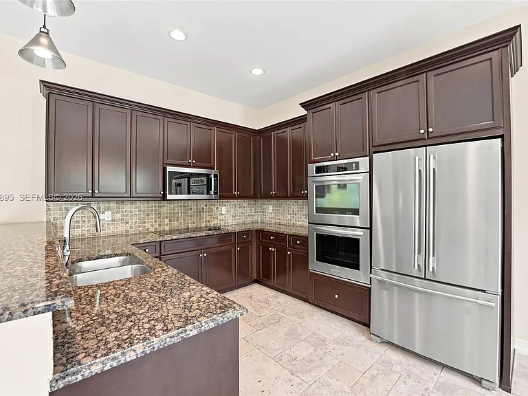 1419 SW 21st Ct — Photo 16