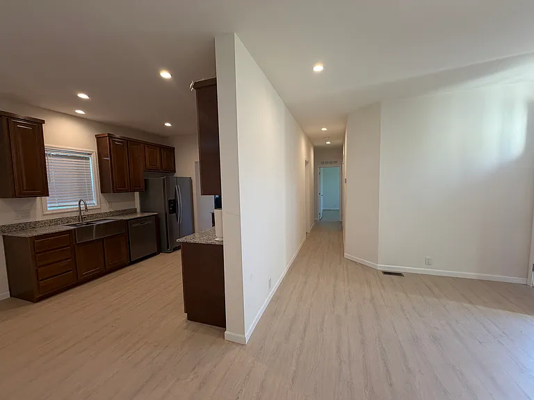 32092 Almaden Blvd — Photo 2