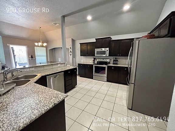 5th image of 900 Grouse Rd
