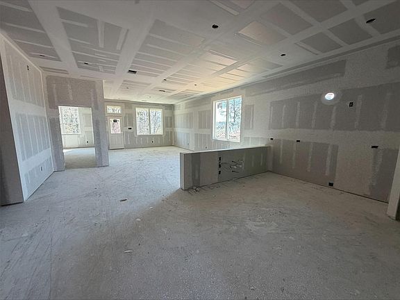 2nd image of 602 Rockbridge Dr