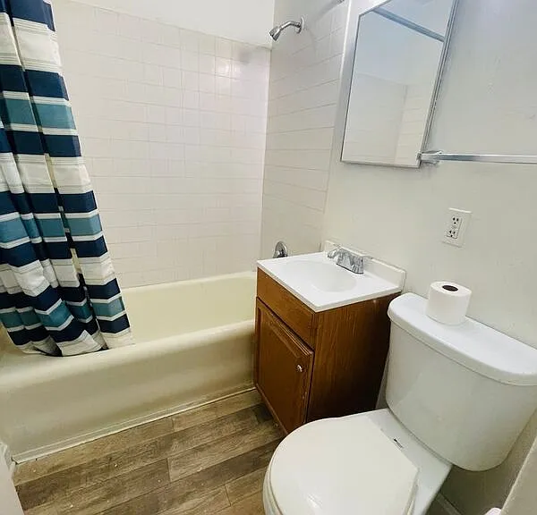 625 W Maple Ave #2C — Photo 6