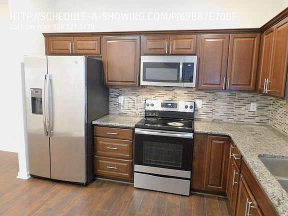 3rd image of 125 Summerland Dr