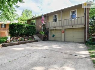 2612 NW Pembroke Ct, Blue Springs, MO 64015