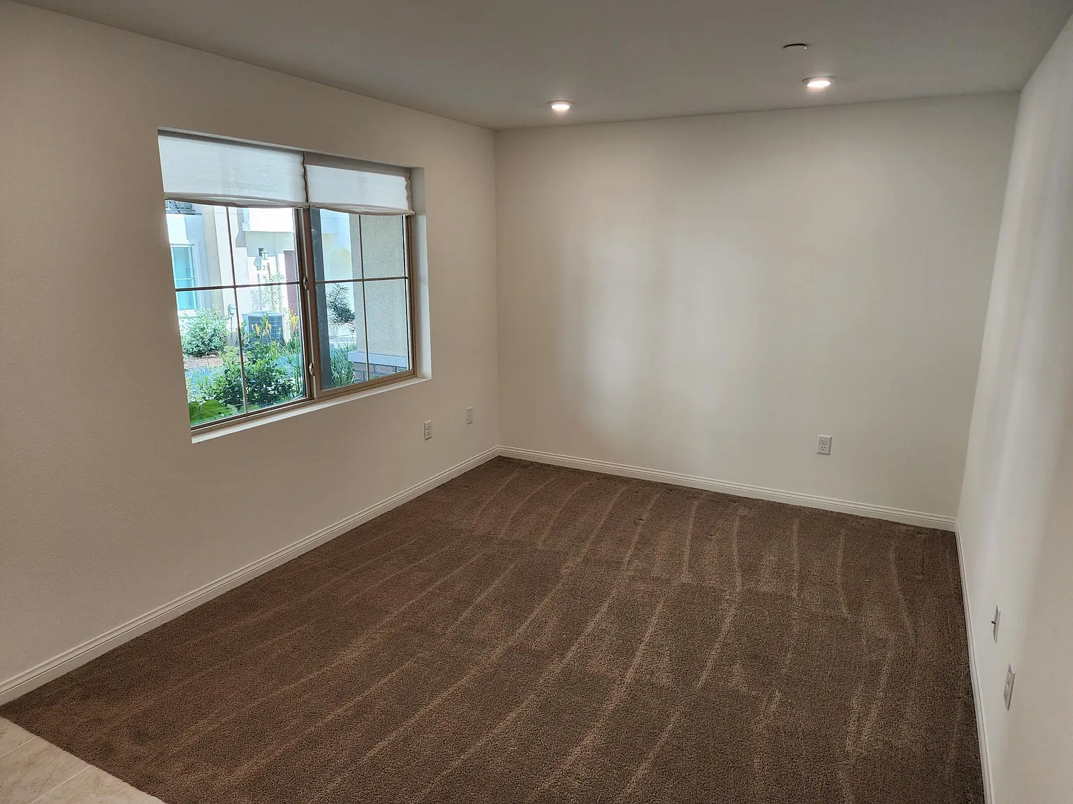 3 bed, 2.5 bath, 1660 sqft, $3,900 — Photo 3
