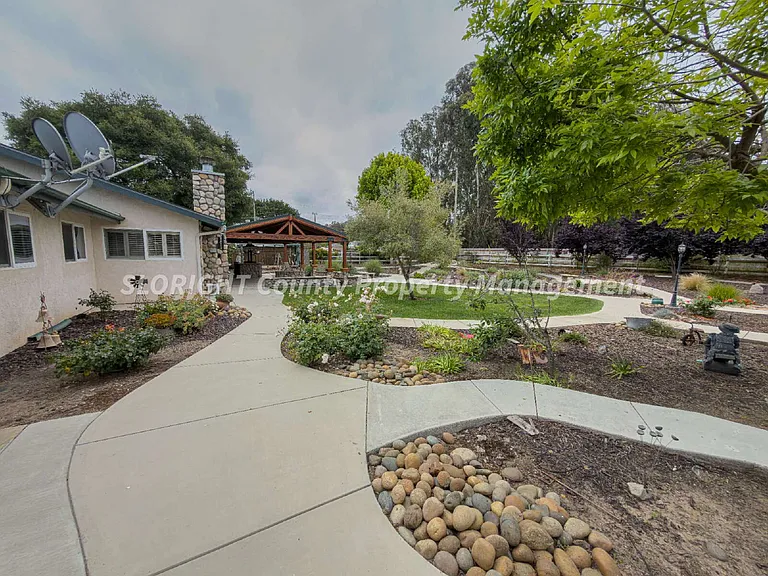 420 Sandwort Ln — Photo 32