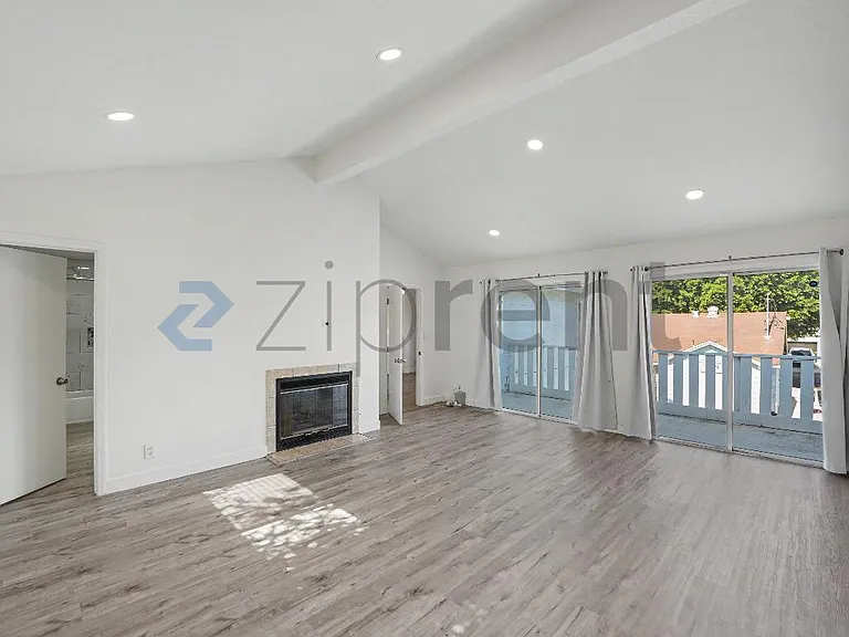 927 Freeman Ave — Photo 17