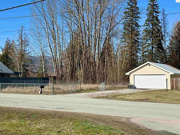 3rd image of 61 Whiskey Jack Rd