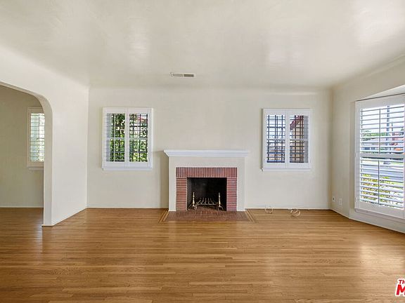 4th image of 3785 Degnan Blvd