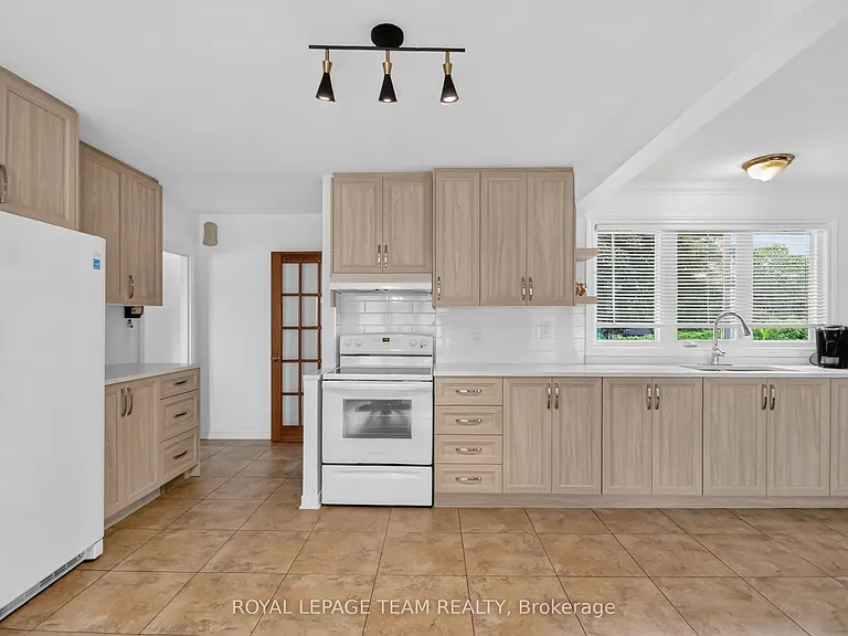 53 Fieldrow St — Photo 15