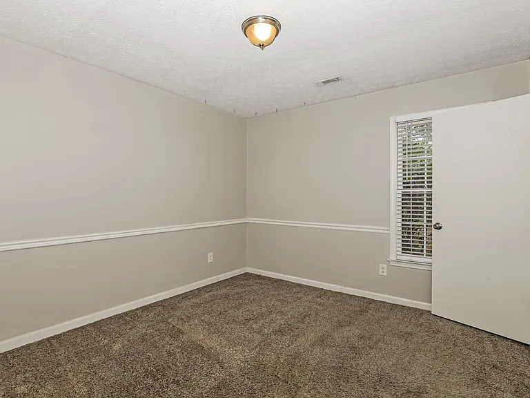 465 Rosehill Dr — Photo 14