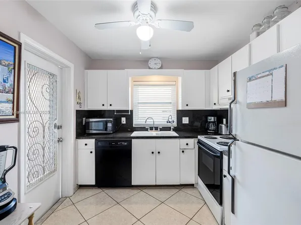 5300 Washington St #405U, Hollywood, FL 33021