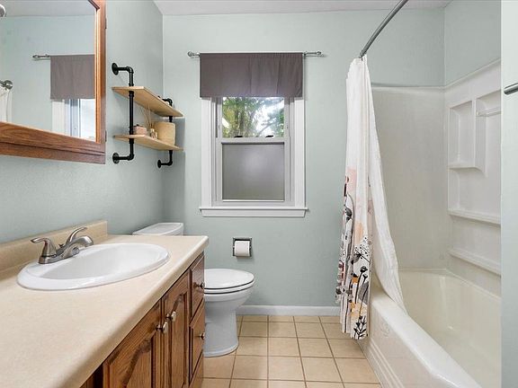 5th image of 1118 W 11th St