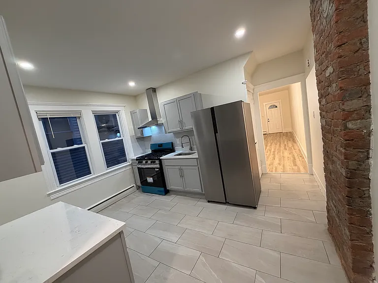129 Beech St — Photo 16