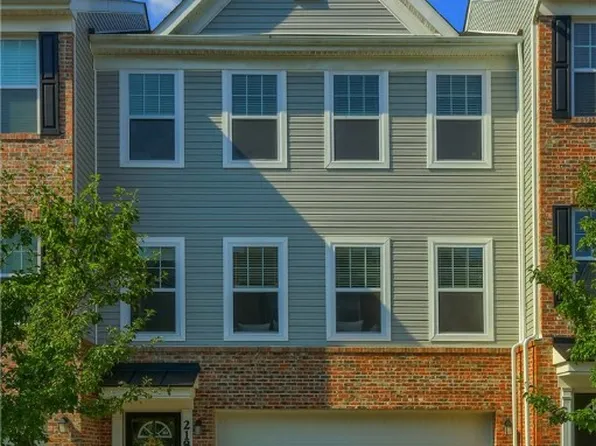 218 Faulk Dr, Warrendale, PA 15086