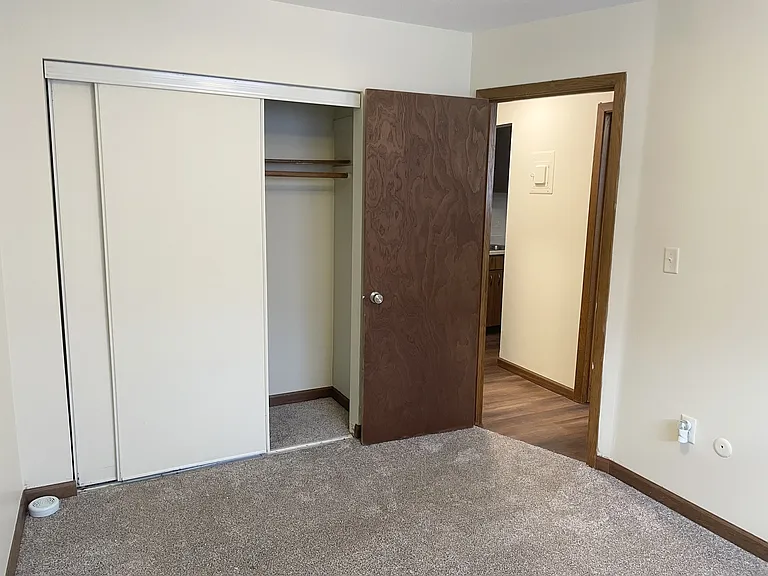 Hall Avenue Apartments — Photo 24