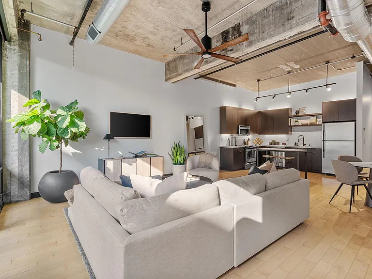 618 Washington Ave N #306 — Photo 8