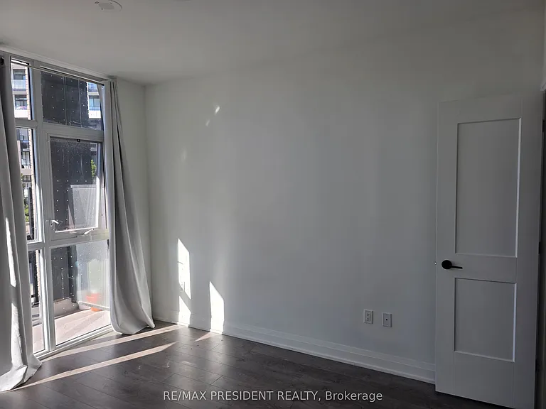 60 George Butchart Dr #112 — Photo 12