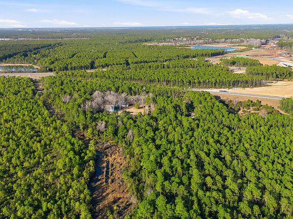 3rd image of 1700 Plantation Road