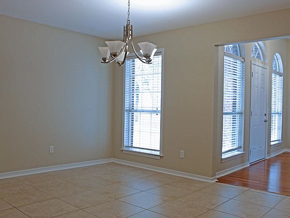 5th image of 376 Waterview Cove Dr