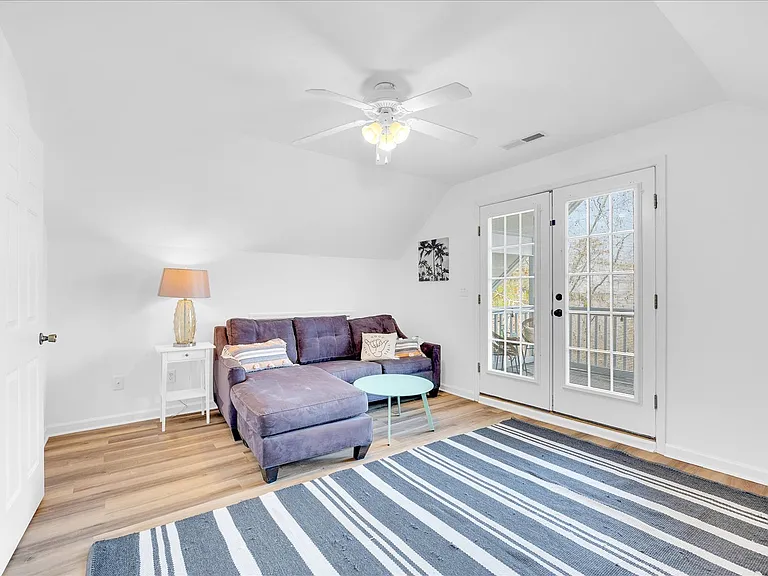 608 Greenville Ave #B — Photo 27