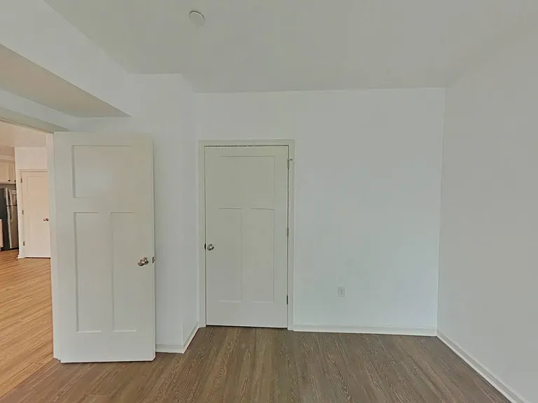4114 Lauriston Street — Photo 24