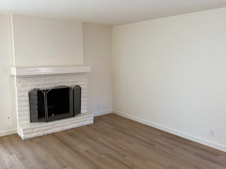 1416 Vista Grande — Photo 2