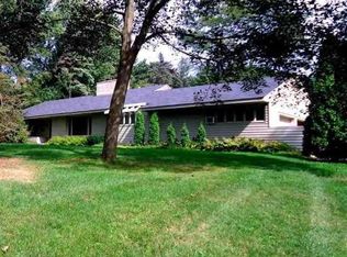 4575 Charing Cross Rd, Bloomfield Hills, MI 48304