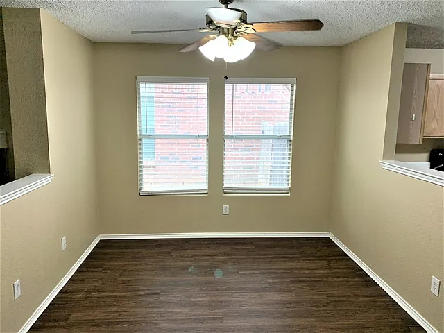 3 bed, 2.0 bath, 1839 sqft, $2,215 — Photo 4