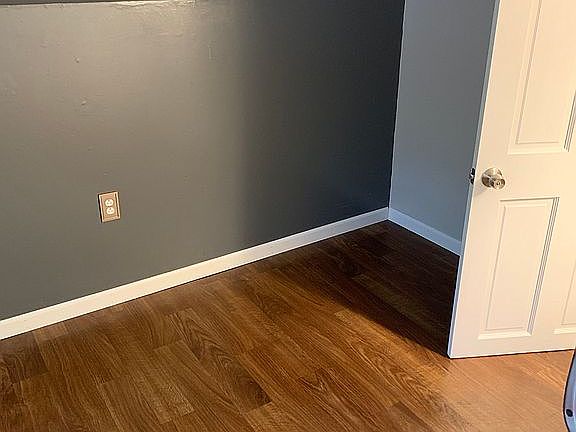 5th image of 12 Bluebird Dr